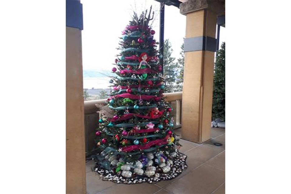 23555384_web1_Ruby-Rota-s-Christmas-tree-2020_1