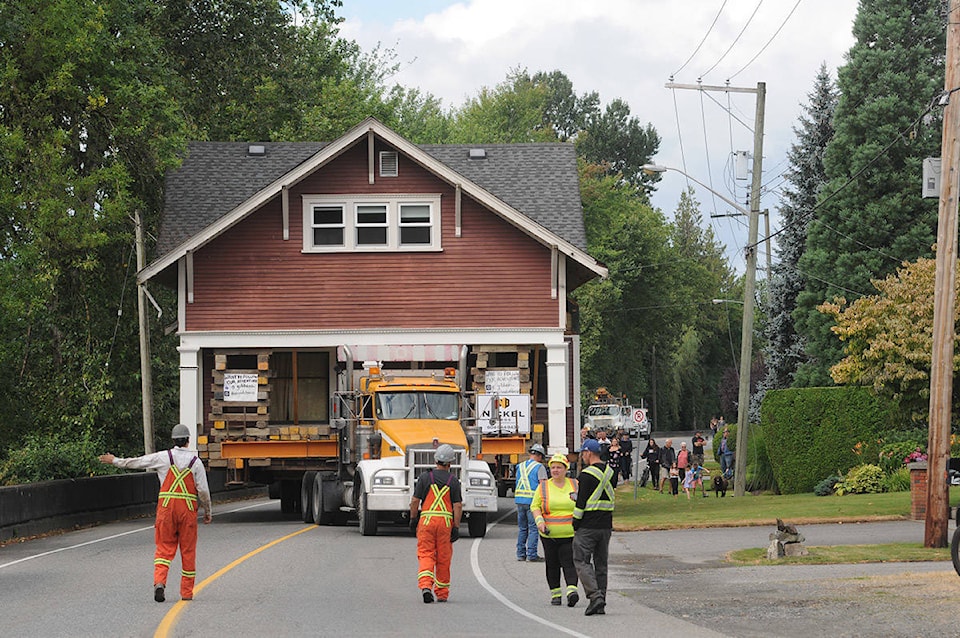 23861149_web1_200807-CPL-Hope-River-Road-Heritage-Home-Moves_4