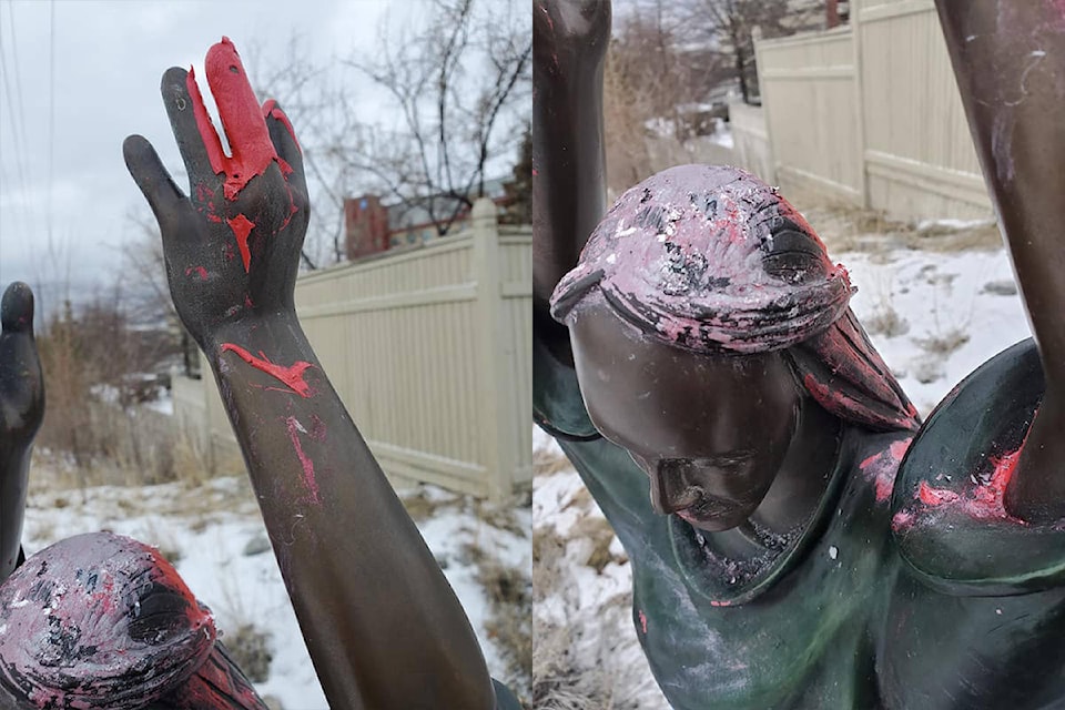 24285773_web1_210224-PWN-VandalizedStatue-Statue_1