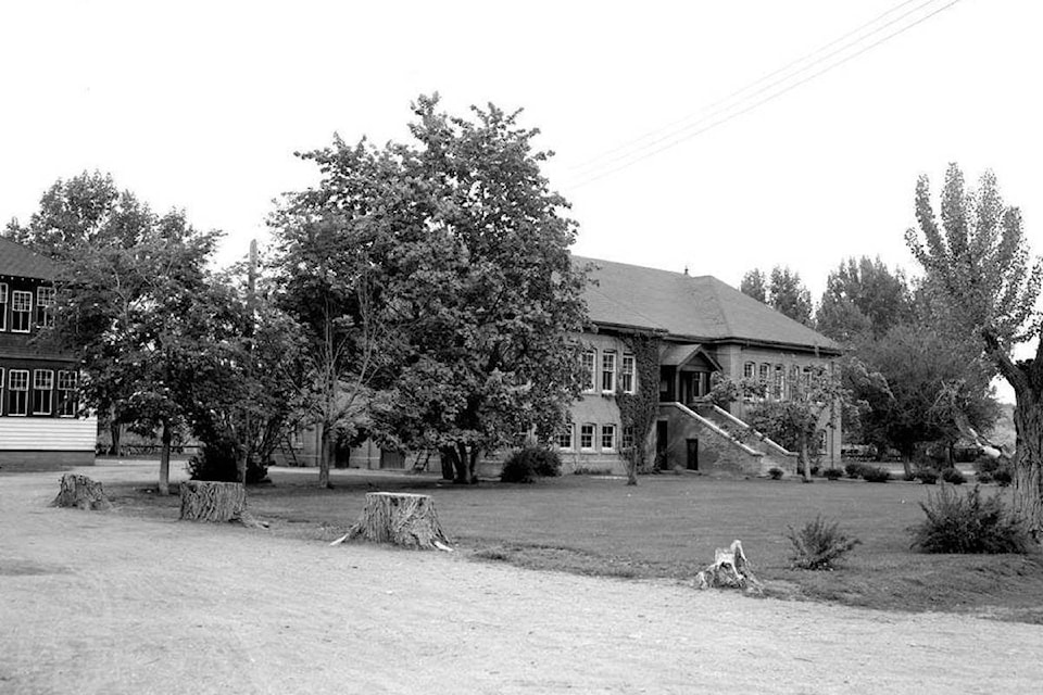 24765011_web1_210408-KCN-historic-photo_1