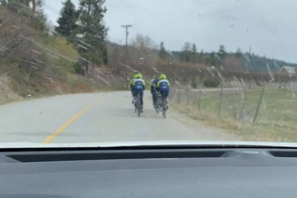 24846683_web1_210414-PWN-Quebeccyclists_1