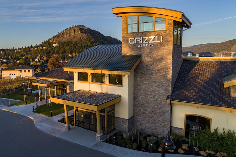 25079205_web1_210506-KCN-GRIZZLYHOSTSMARKET-grizzliwinery_1