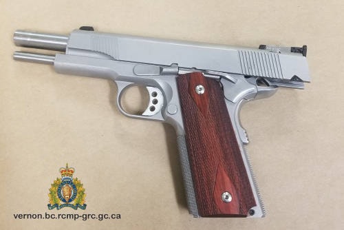 25367171_web1_210603-VMS-handgun-RCMP-gun_1