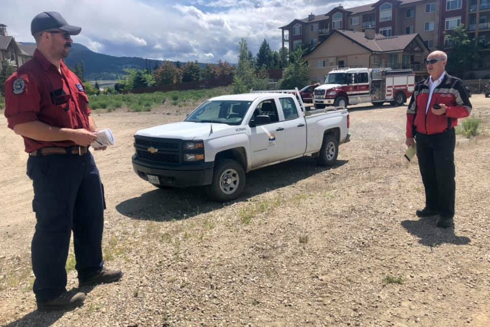 BC Wildfire Service crews are on scene at The Lakes neighbourhood, attending to a fire at Spion Kopp in Lake Country. (District of Lake Country photo)