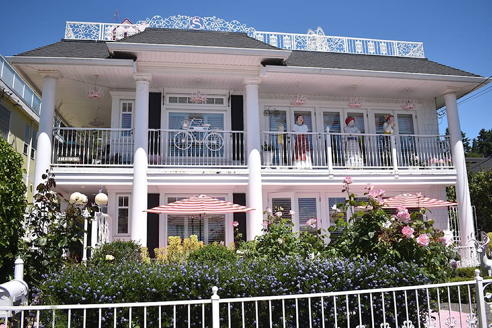White Rock㽶Ƶֱs 14635 Marine Dr. has been listed for $3,998,000. (Aaron Hinks photos)