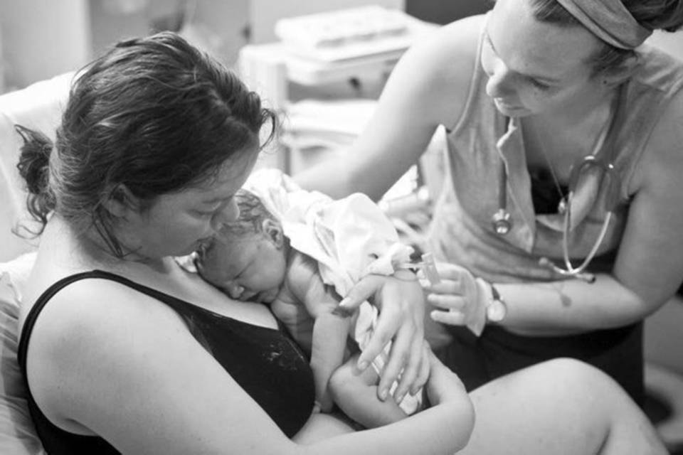 25563381_web1_210623-PWN-MidwivesBack_1