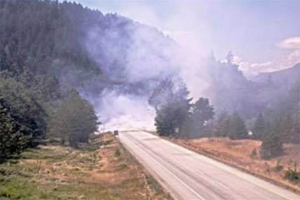25888418_web1_210720-HSL-FireNearHope-fire_2