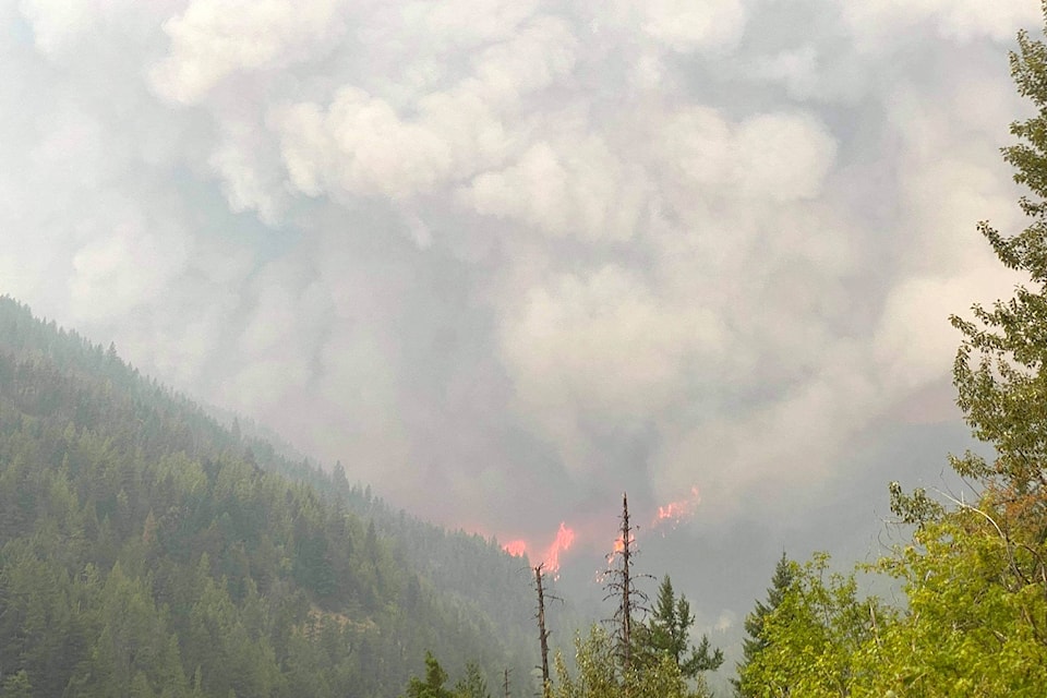 26068902_web1_210812-VMS-westside-fire-OKIB_1