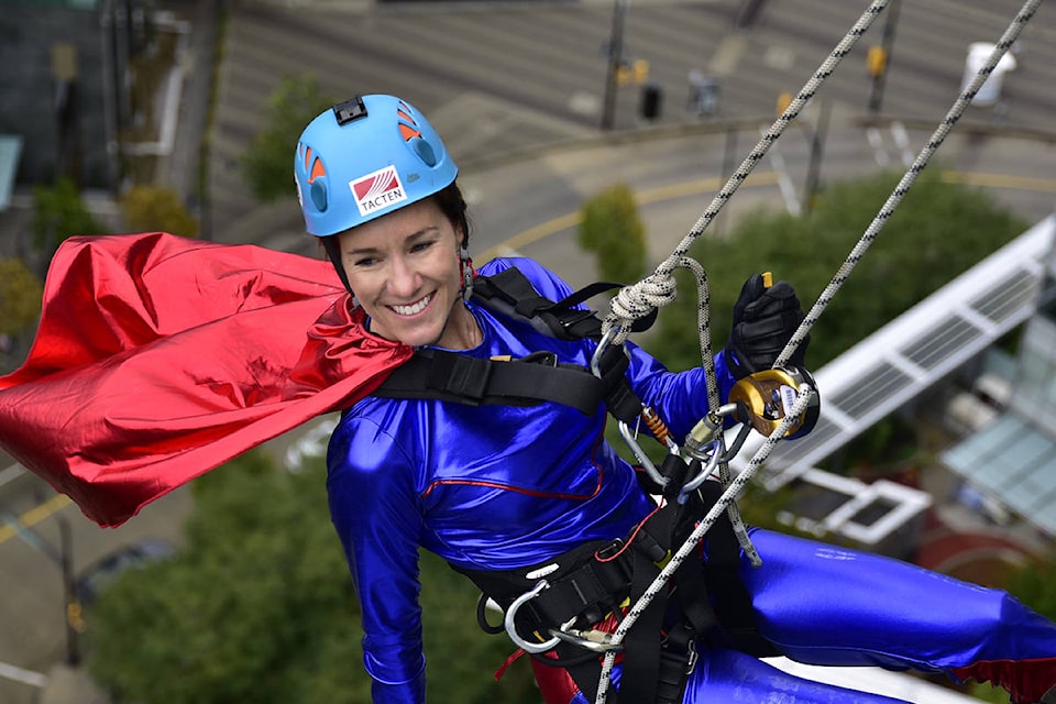 26102084_web1_210812-KCN-Rappeling_1