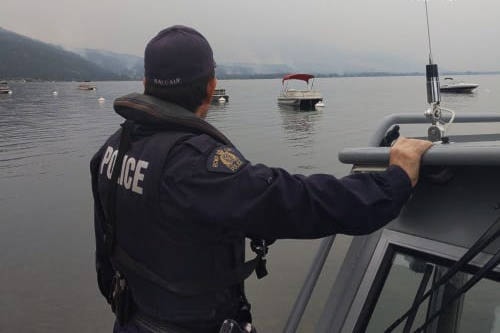 26181043_web1_210819-VMS-RCMP-WRL-stayaway-boat_1