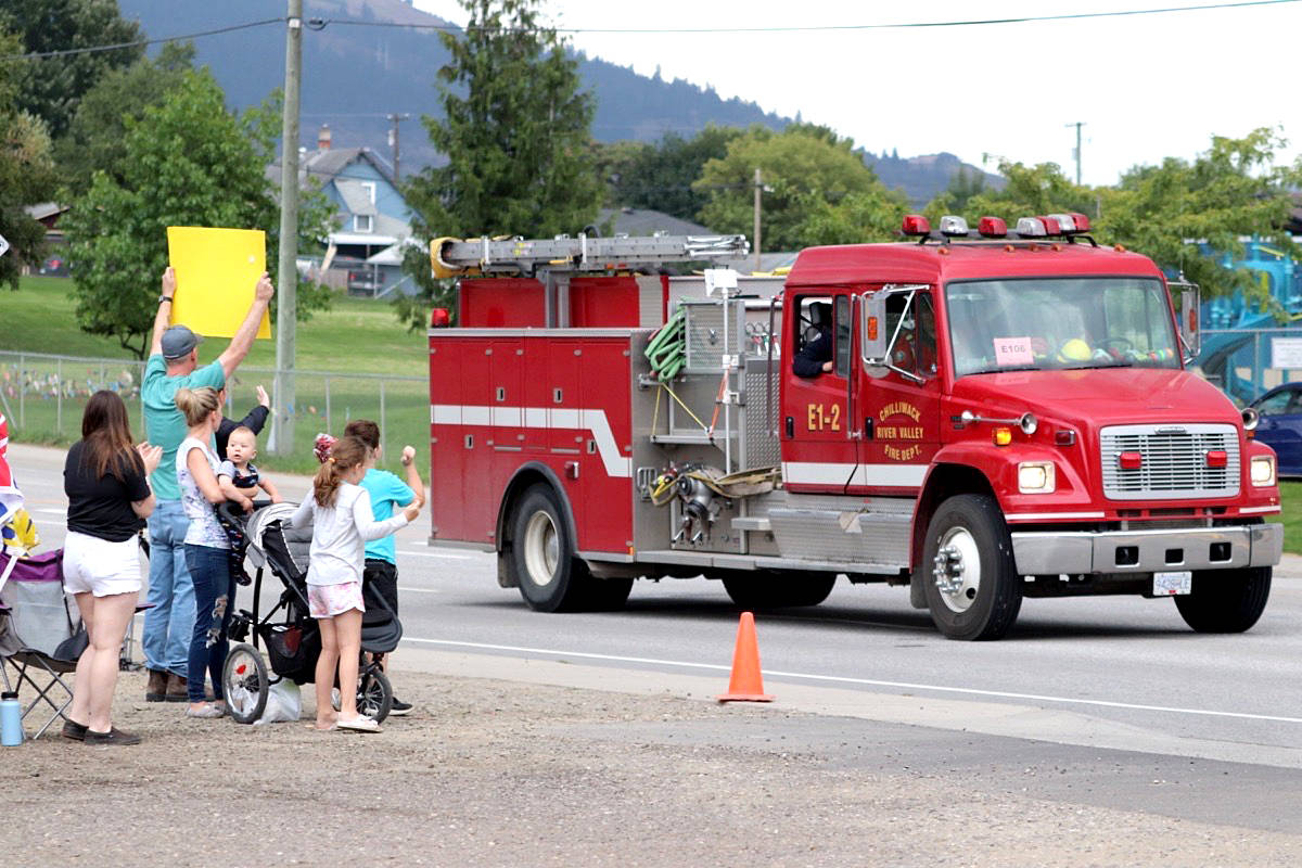 26304486_web1_210902-VMS-photos-firecamp-firefighters_16