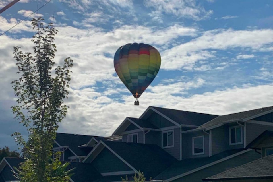 26358190_web1_210909-KCN-Hot-air-balloon_1