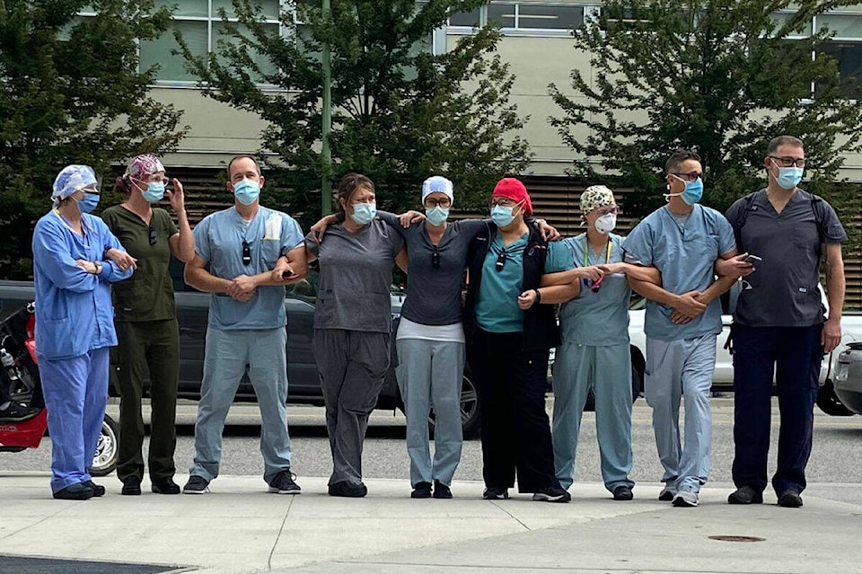 26365006_web1_210909-KCN-GoFundMe-Nurses_1