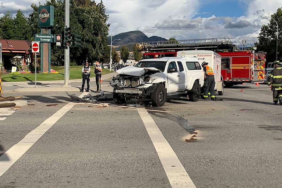 Crash blocks Dilworth in Kelowna Kelowna Capital News Crash blocks Dilworth in Kelowna Kelowna Capital News