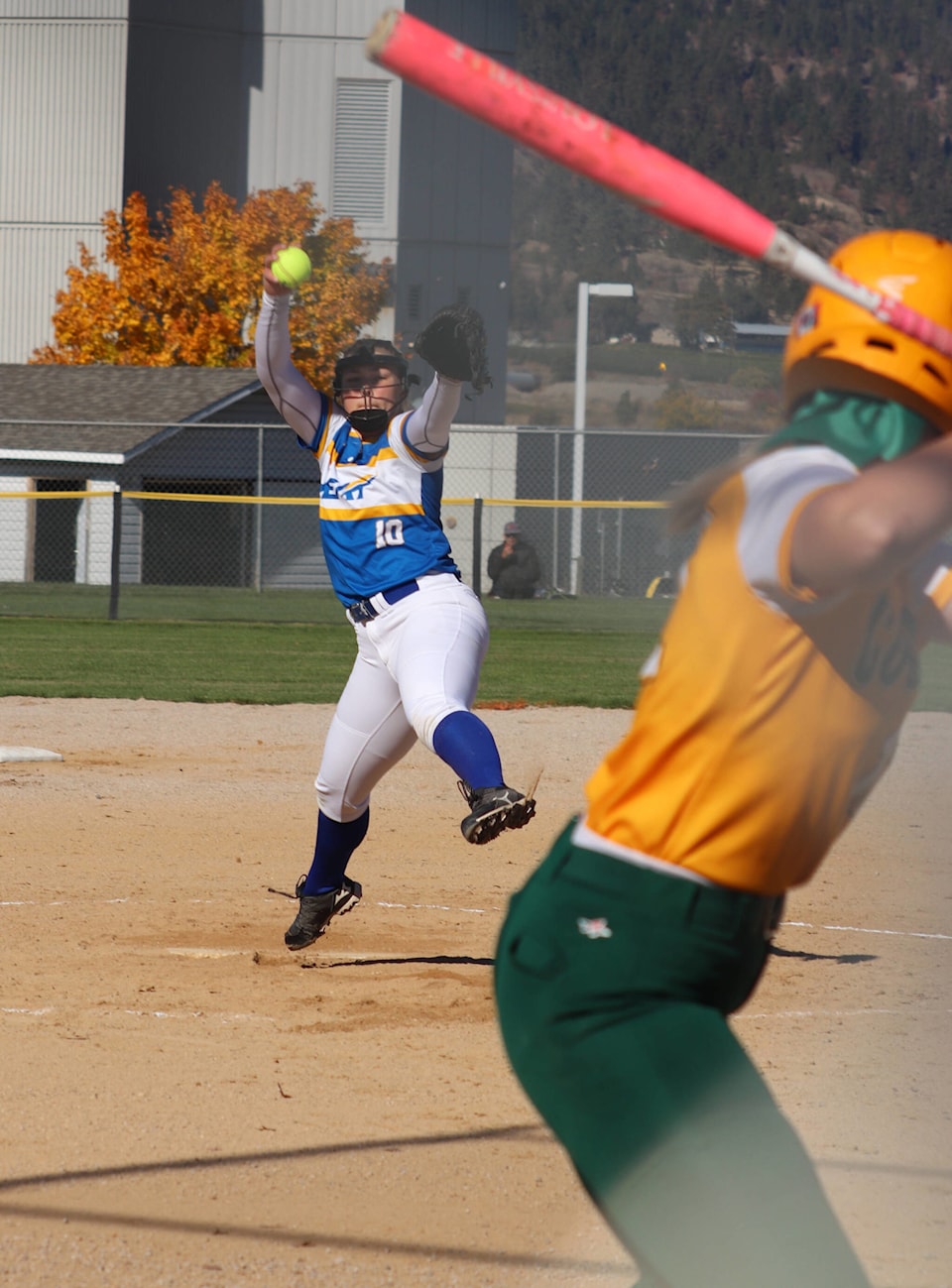 26793329_web1_211014-KCN-UBCO-heat-softball-champs-SOFTBALL_2