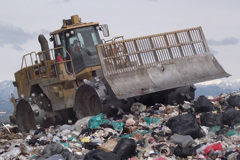 26856370_web1_20211018-BPD-landfill-compactor-city-van