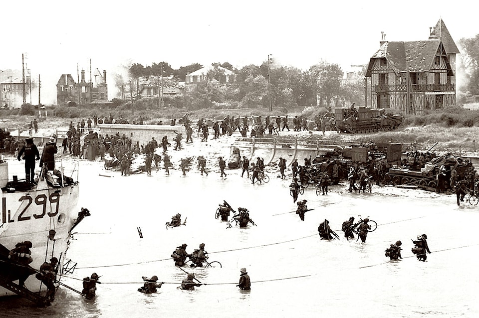 27043350_web1_190606-SUM-D-Day-veterans_1