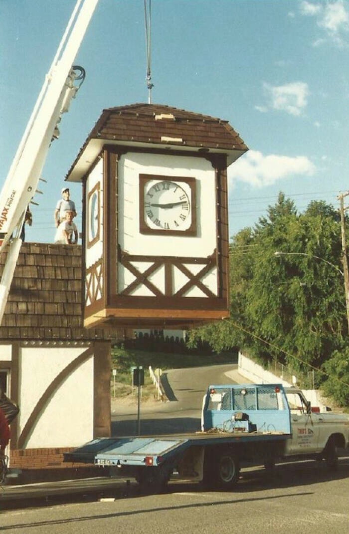 27069696_web1_211111-SUM-Clock-tower-SUMMERLAND_2