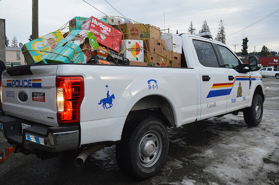 27263480_web1_201209-QCO-RCMP-Stuff-the-Cruiser_6