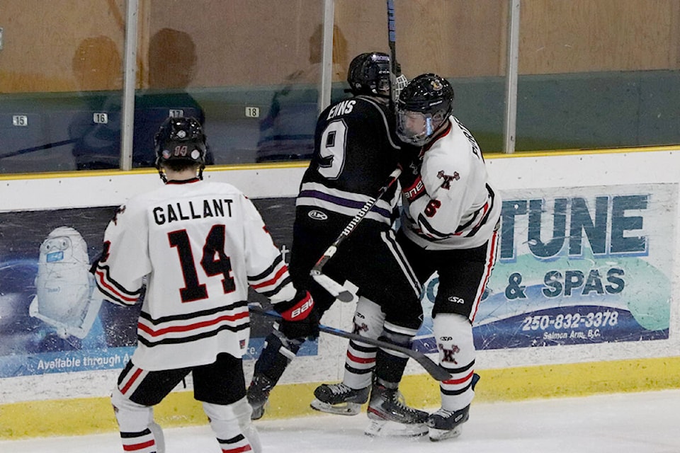 27488975_web1_210930-VMS-knights-preview-KNIGHTS_1