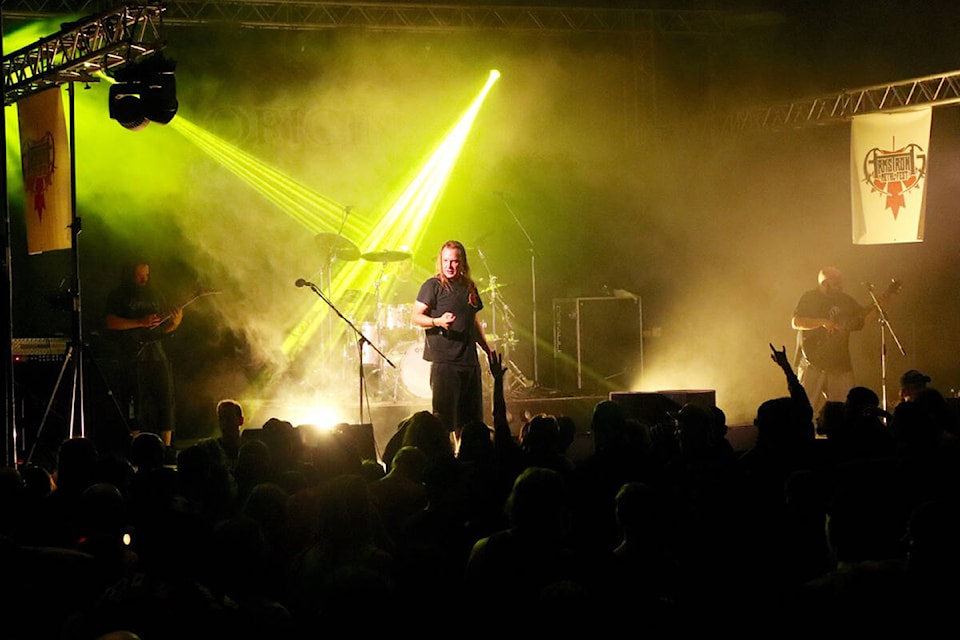 28047050_web1_190717-VMS-MetalFest6