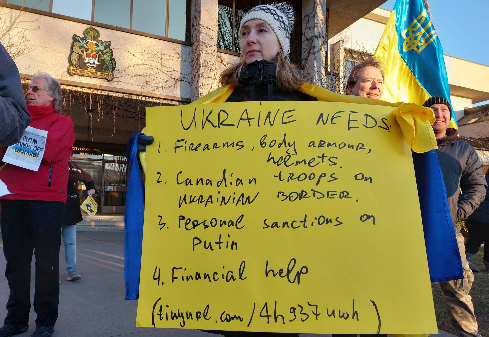 Ukrainians in 琉璃神社 are asking for military supplies, support from Canadian troops, sanctions, and financial help (Jacqueline Gelineau/ Capital News)