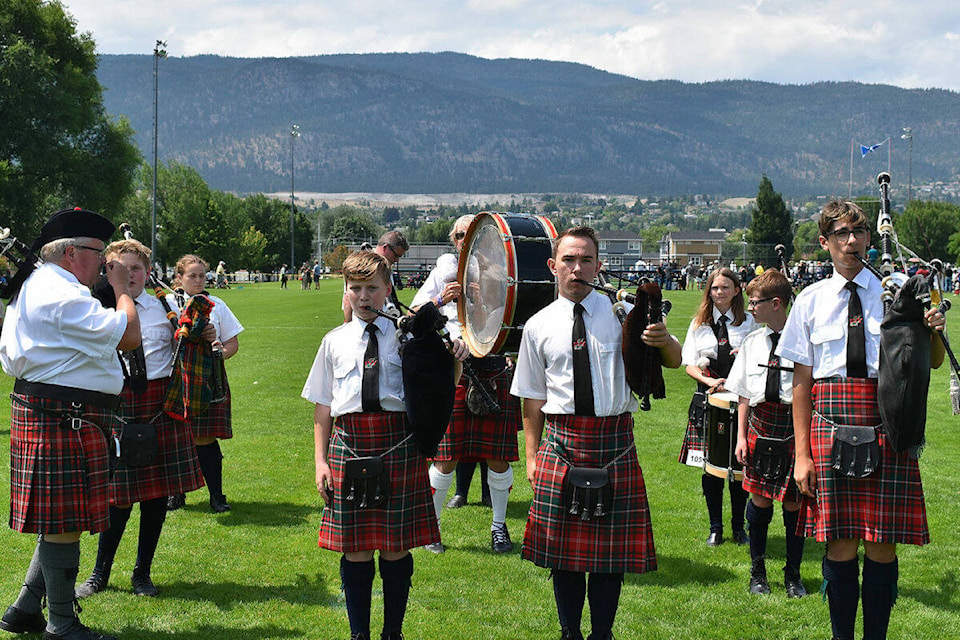 28376575_web1_220309-PWN-ScottishFestival_1