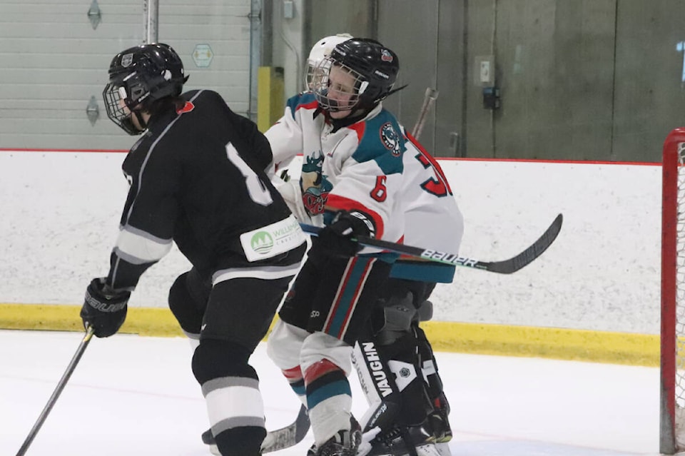 28522508_web1_220324-WIN-bruins-provincials-ROCKETS_2