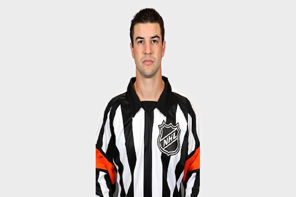 28886060_web1_220428-KCN-cody-beach-nhl-ref_1