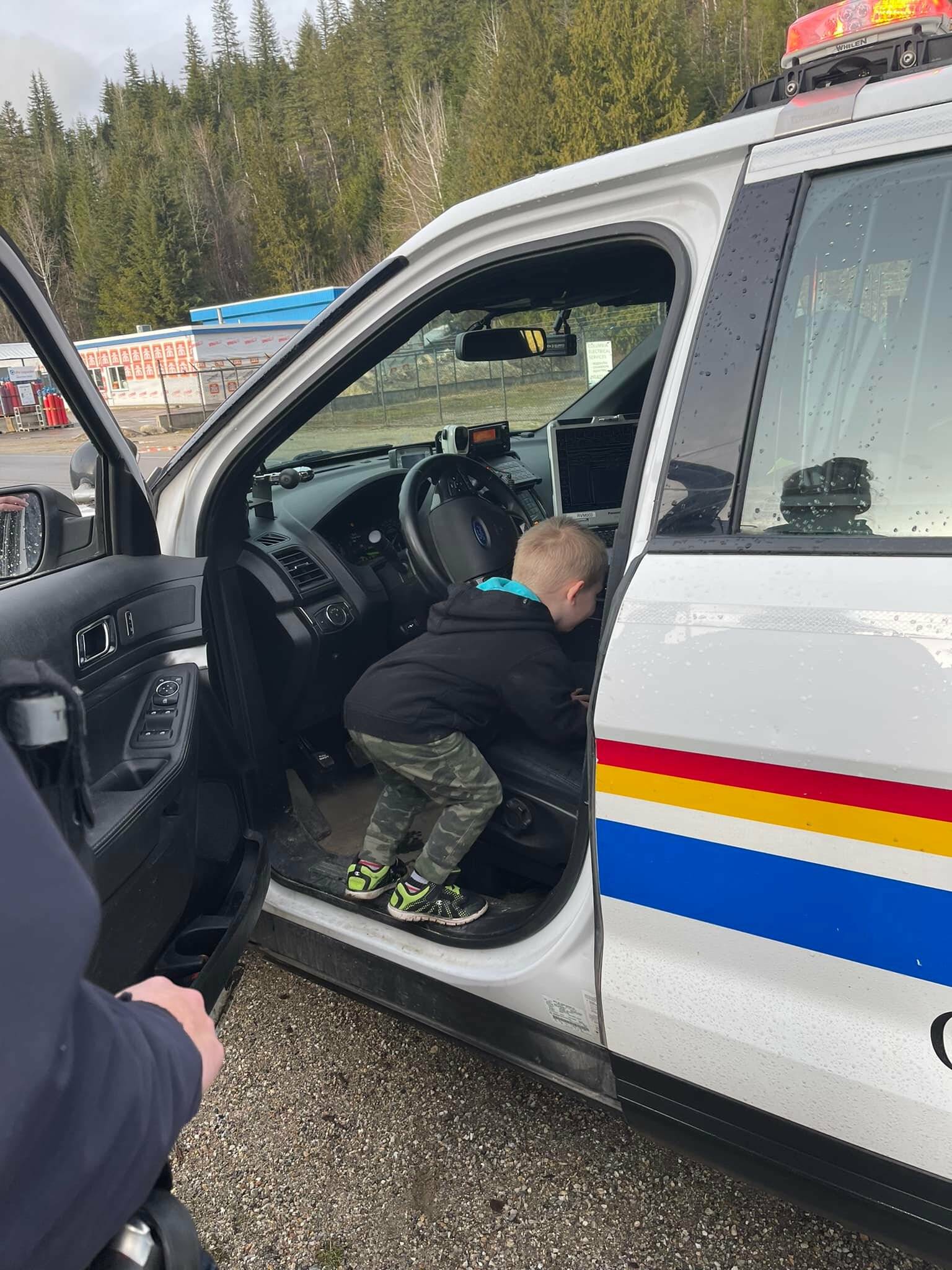 Taven checking out the inside of the cruiser (Stefani Knapp)