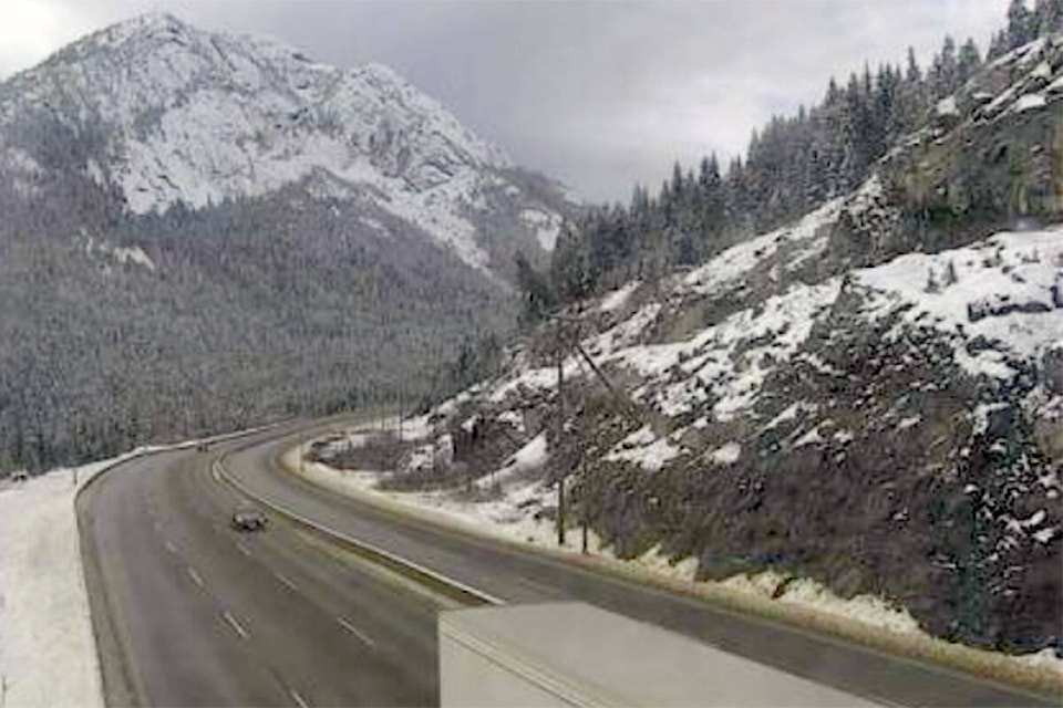 29049599_web1_181128-VMS-highways-snow