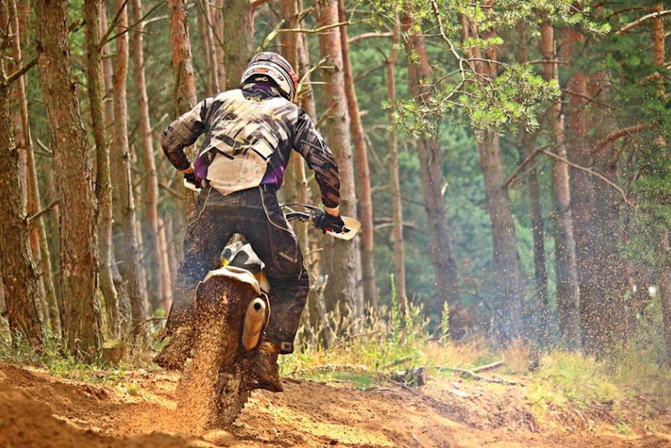 29184149_web1_220525-SAA-dirt-bike-rider