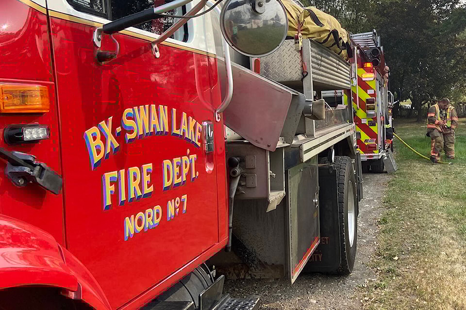 29213495_web1_210610-VMS-hwy97-fire-BX_1
