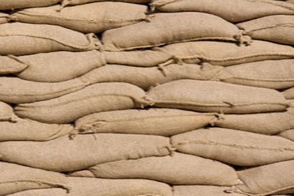 29443523_web1_220613-WEK-sand-and-sandbags-available_1