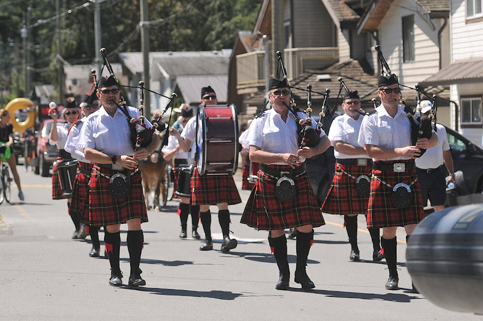 29863268_web1_220625-CPL-PHOTOS-Cultus-Lake-Day-Parade_10