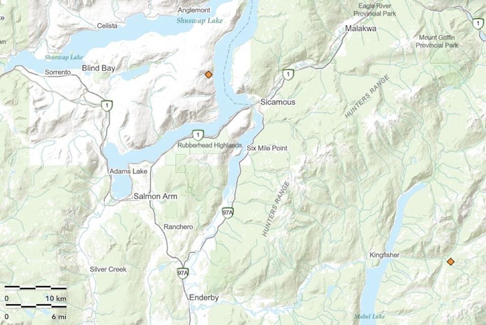 29914878_web1_220728-SAA-2-wildfires-shuswap-mabel-lakes