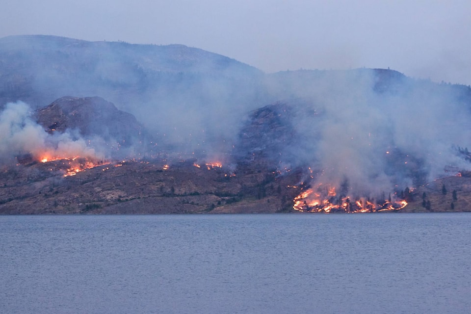 29999471_web1_Fire-across-from-Peachland-23