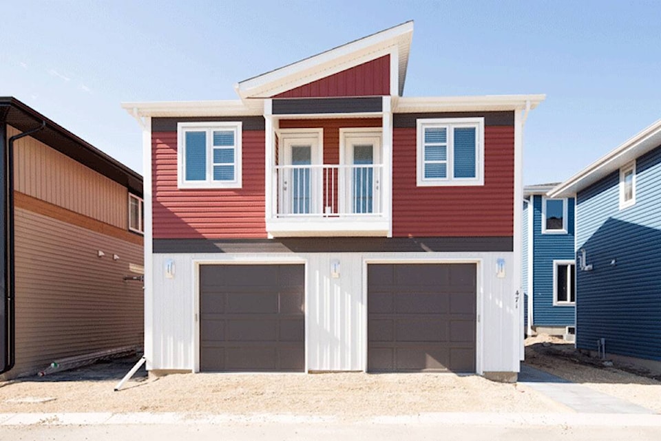 30615423_web1_front-garage-700x467