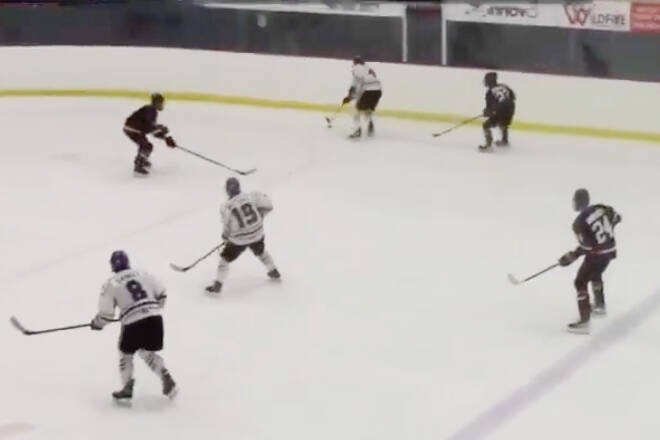 30644623_web1_221013-VMS-Knights-Chiefs-1_1