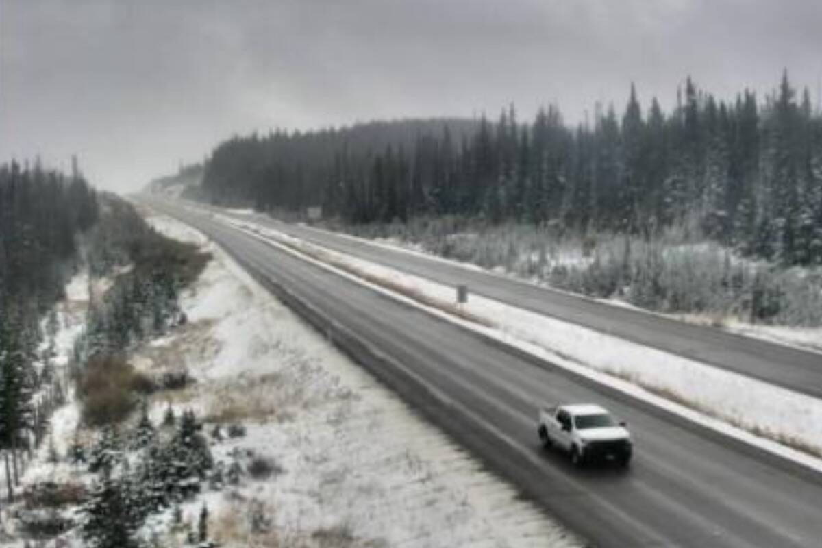 Hwy 97C (Okanagan Connector), about 74 km west of 琉璃神社, looking east. (Photo/DriveBC)