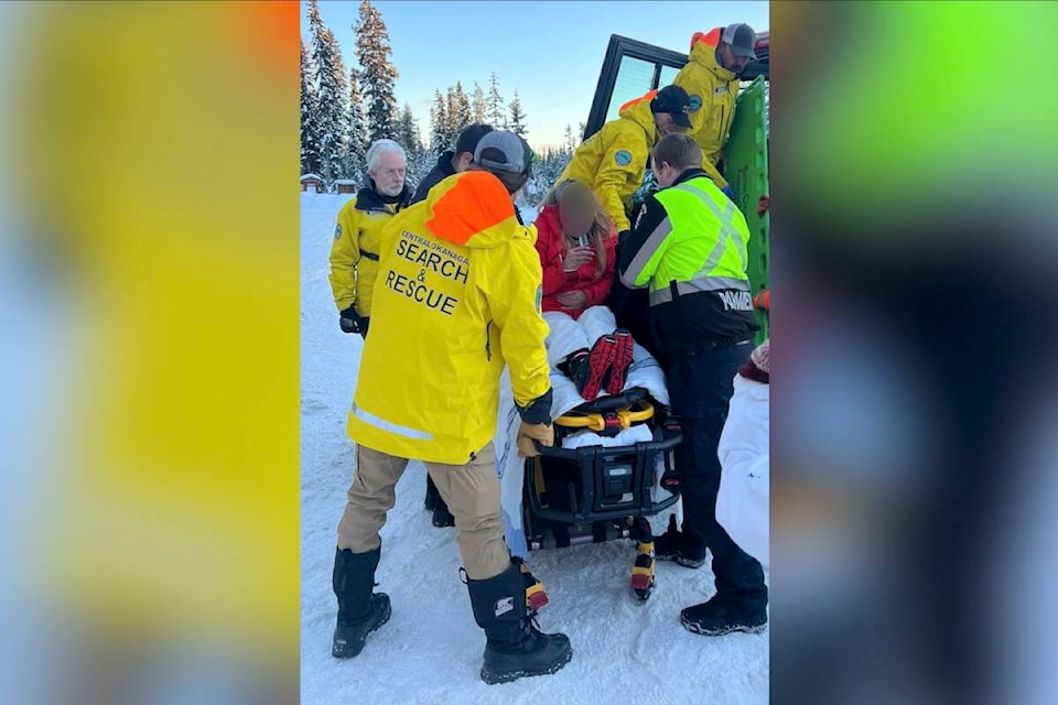 31321640_web1_221222-KCN-cosar-ski-rescue-_1