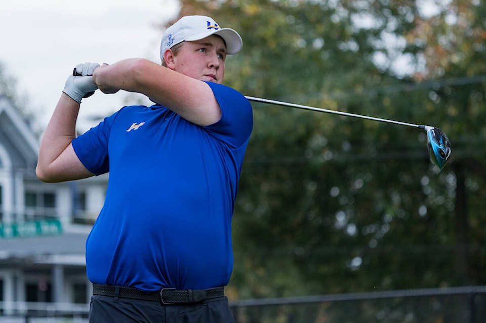 32129632_web1_230316-KCN-ubco-golfer_1