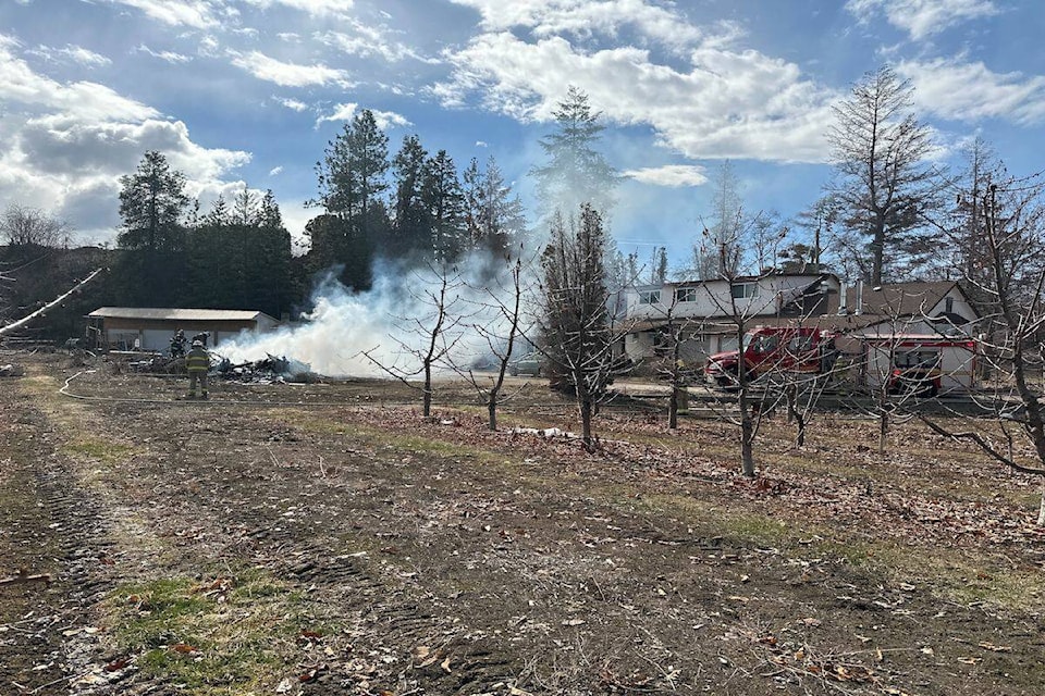 32250682_web1_230330-KCN-burn-pile-escapes-reidrdfire4_1