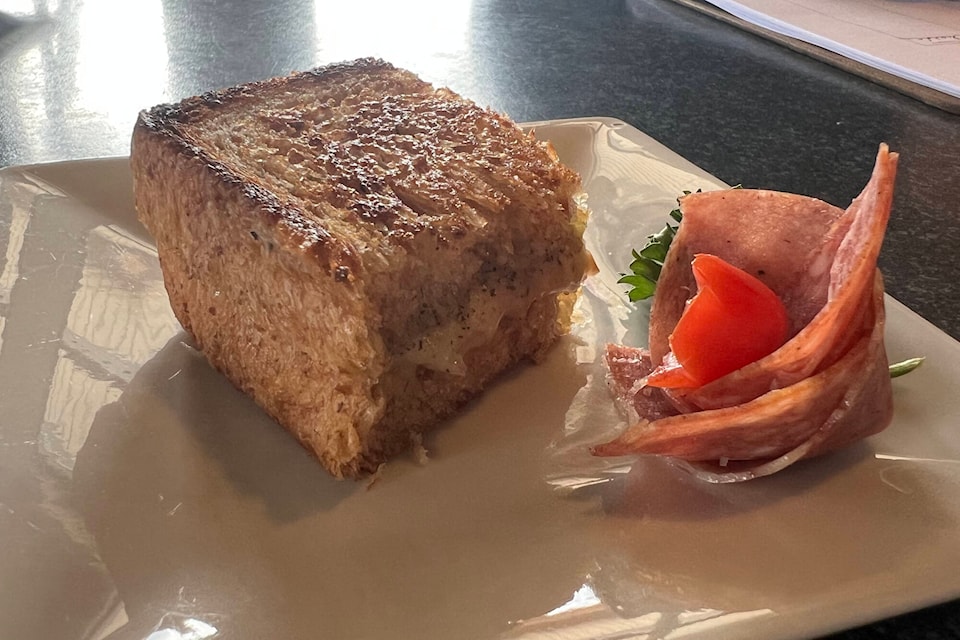 32305934_web1_230406-VMS-grilled-cheese-comp-1_3