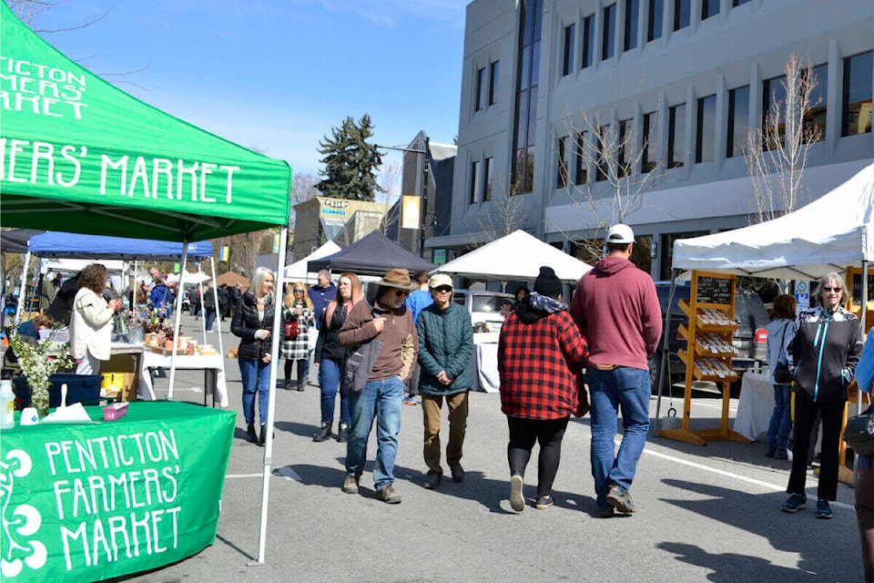 32405056_web1_230419-PWN-FarmersMarket_1