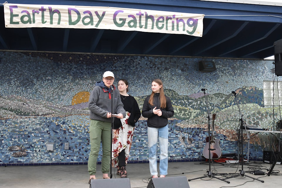 J.L. Jackson Secondary teacher Madame Sholinder and students Evje Knutson and Jocelyn Wohlford speak about young peoples’ role in climate action. (Rebecca Willson/ Salmon Arm Observer)