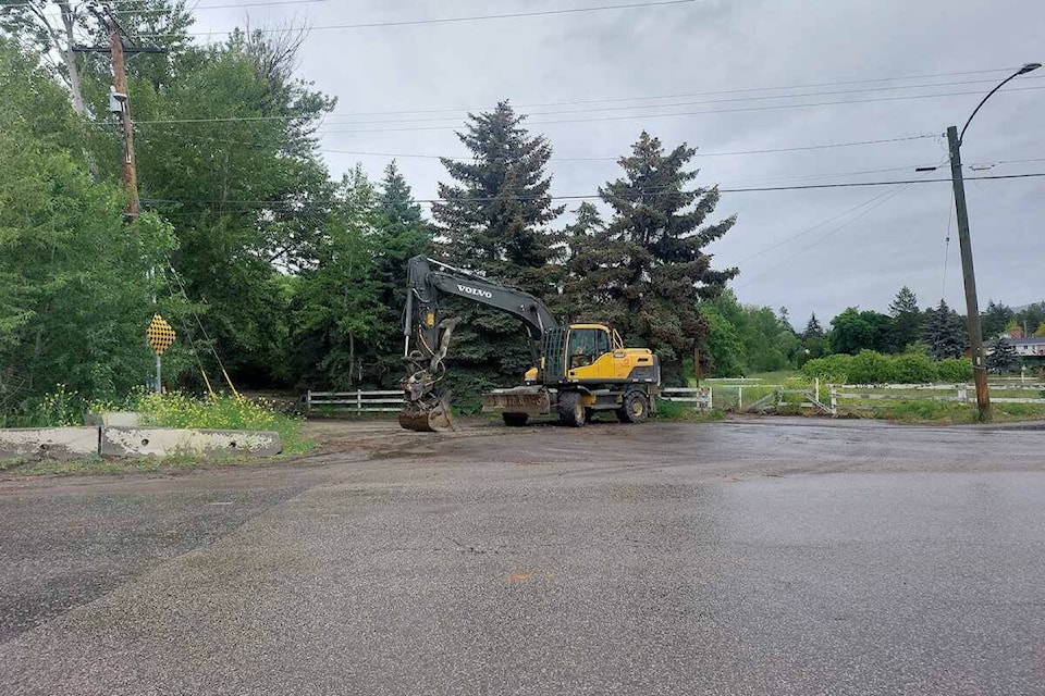 32532061_web1_220614-KCN-flooding-mission-creek_2