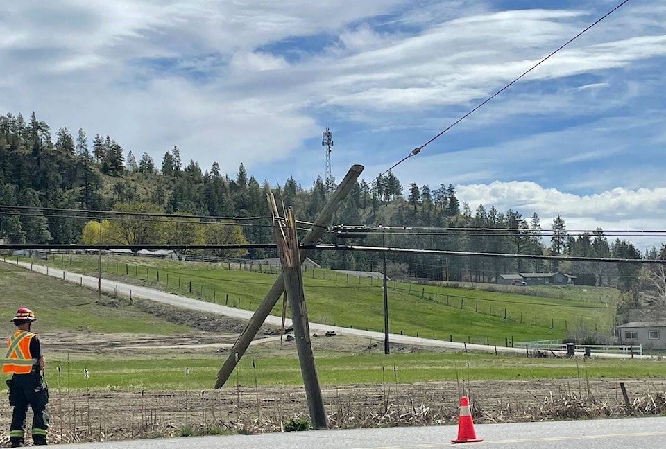 32541945_web1_230427-KCN-pole-hit-_1