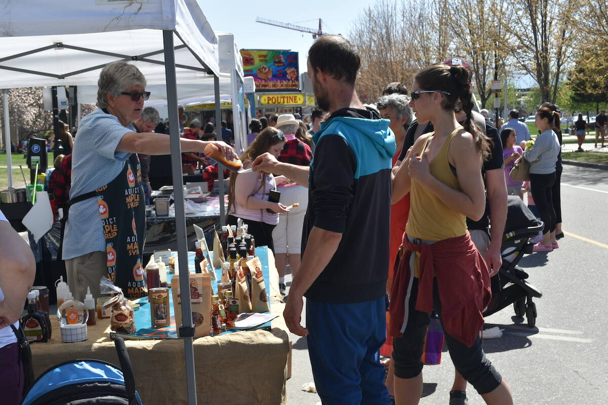 32572429_web1_230504-KCN-maplefest_5