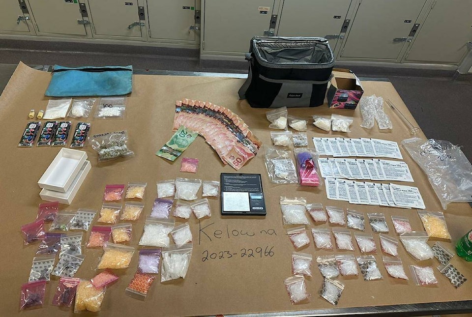 32582947_web1_230504-KCN-drugs-cash-_1